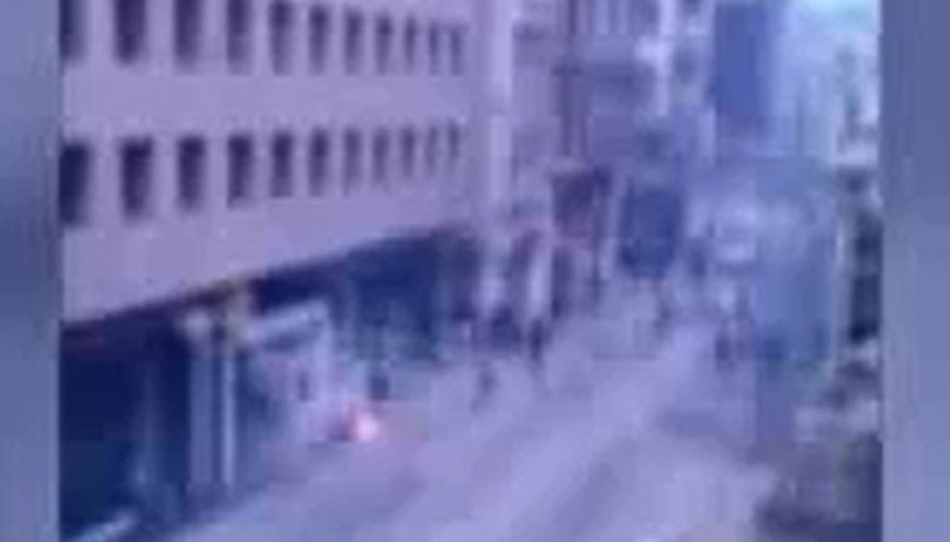 Five injured in brawl between Olympiacos, Fenerbahçe fans on Istanbul’s İstiklal Avenue