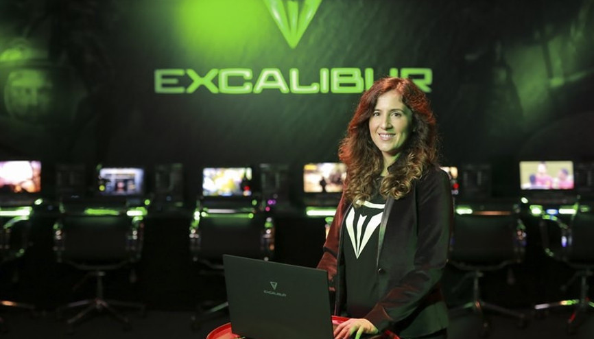 Excalibur birinci yaşını kutladı