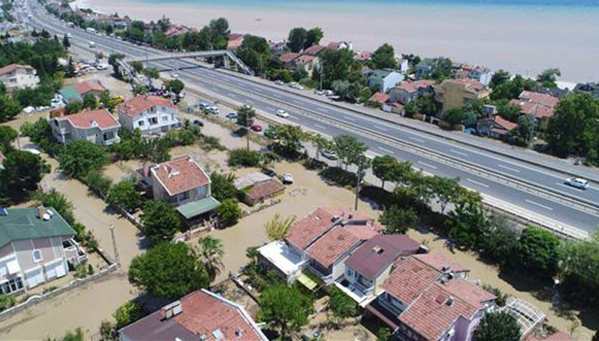 Şok iddia: Bazı arsa sahipleri rögarları kapatmış Şok iddia: Bazı arsa sahipleri rögarları kapatmış