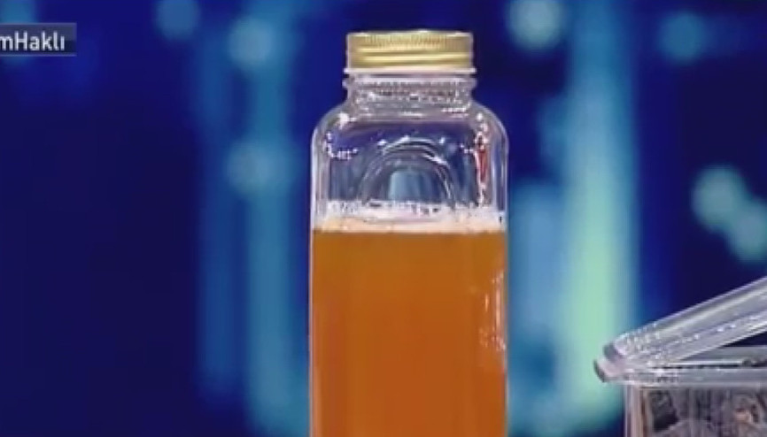 Canlı yayında deve idrarı ikramı