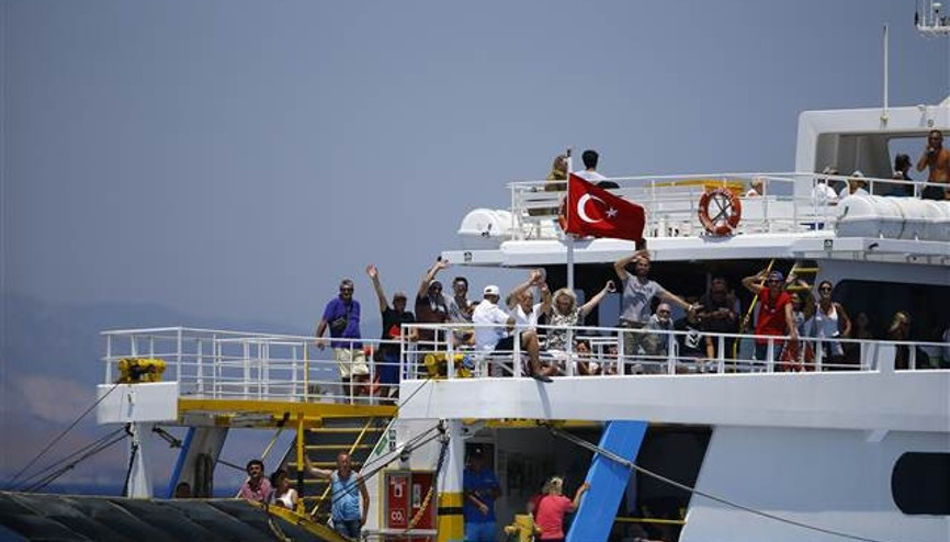 Feribotla gelenlerin sayısı 385 oldu