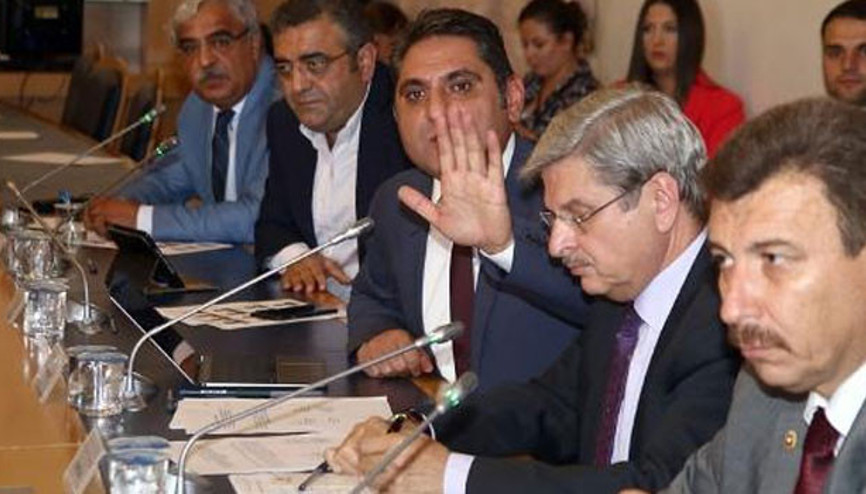 CHPden ek şerh: Darbe raporu FETÖcü yöntemlerle tahrif edildi