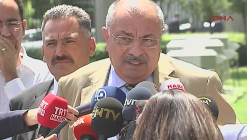AK Partili Tuğrul Türkeş gazetecilere açıklamada bulundu