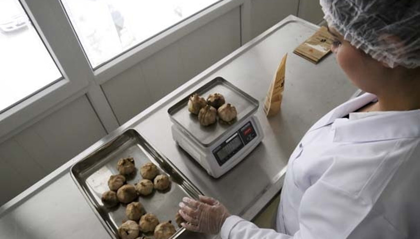 Önce siyaha dönüştürüyorlar Kilosunu 150 TLden satıyorlar Önce siyaha dönüştürüyorlar Kilosunu 150 TLden satıyorlar