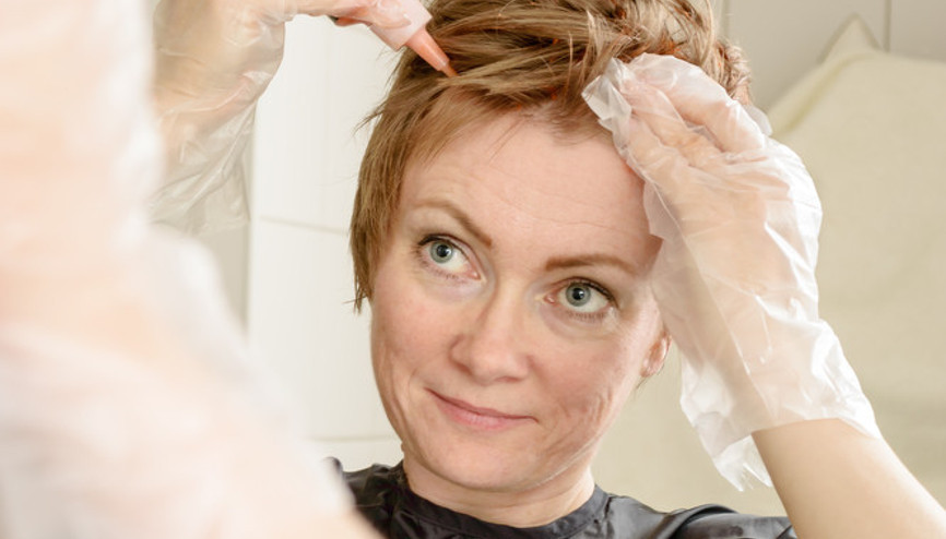 Saçınızı kendi kendinize boyamadan önce bilmeniz gereken 7 şey