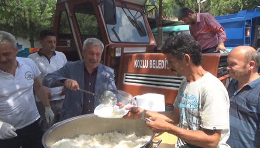 Zonguldak Kozlu Belediye Başkanı, yeni makam aracı için kestirdiği kurbanın etini personele dağıttı