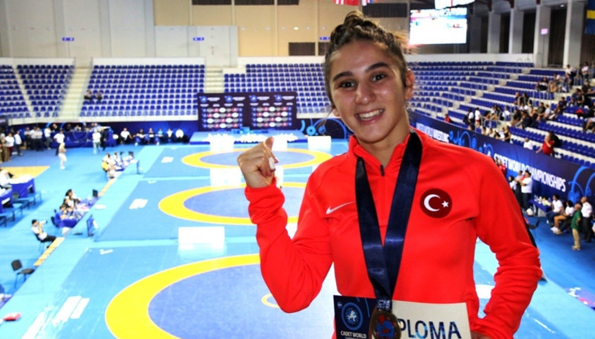 Zeynep Yetgilden bronz geldi