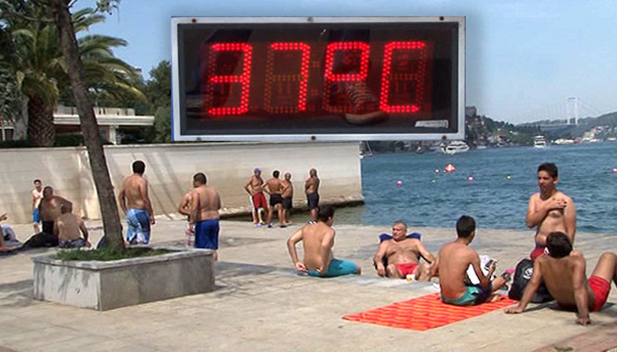 Sıcak havadan bunalanlar parklara, sahillere akın etti