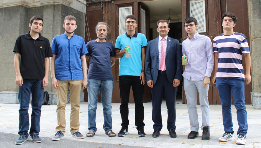 Liseliler ‘Matematik Olimpiyatları’ndan 5 madalyayla döndü