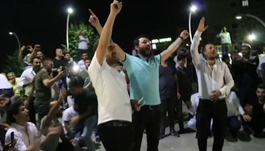 Diyarbakırlı düğün müzisyenleri bahşiş eyleminde Diyarbakırlı düğün müzisyenleri bahşiş eyleminde