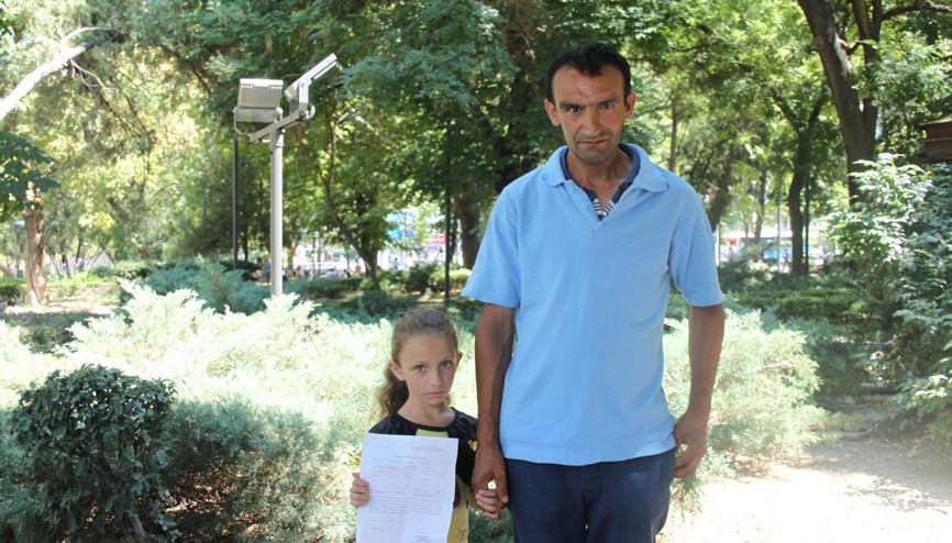 Çaresiz baba yardım bekliyor Çaresiz baba yardım bekliyor