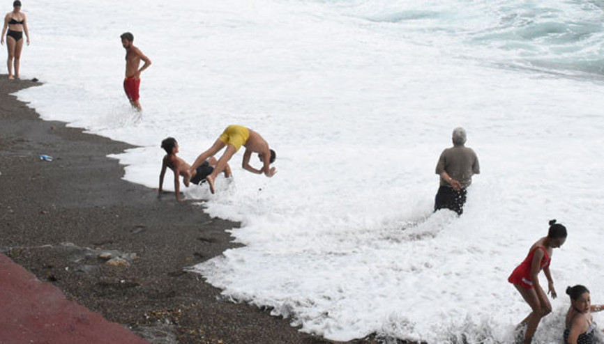Yasağa uymayanlar tek tek sudan çıkarıldı...