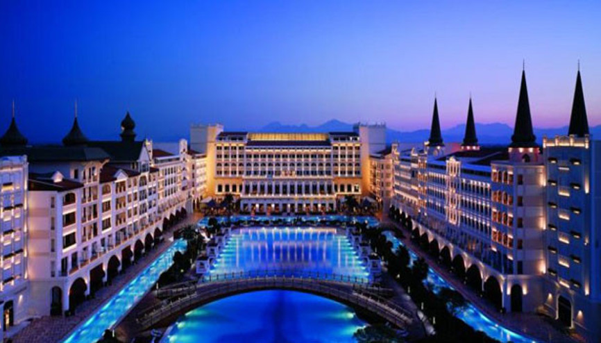 Mardan Palace rezervasyon alımlarını durdurdu