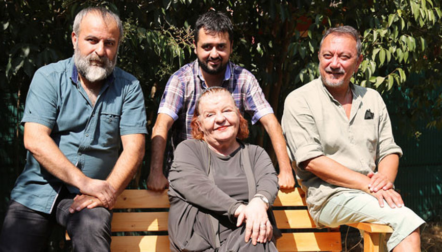 Oyuncu olmak için hangi yol izlenmeli