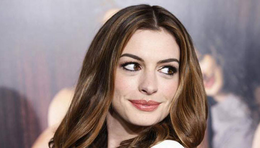 Hackerların son kurbanı o oldu... Çıplak fotoğrafları yayınlandı