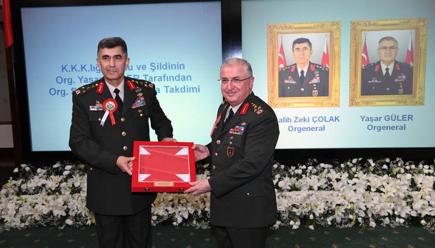 Kara Kuvvetleri’nde devir teslim töreni