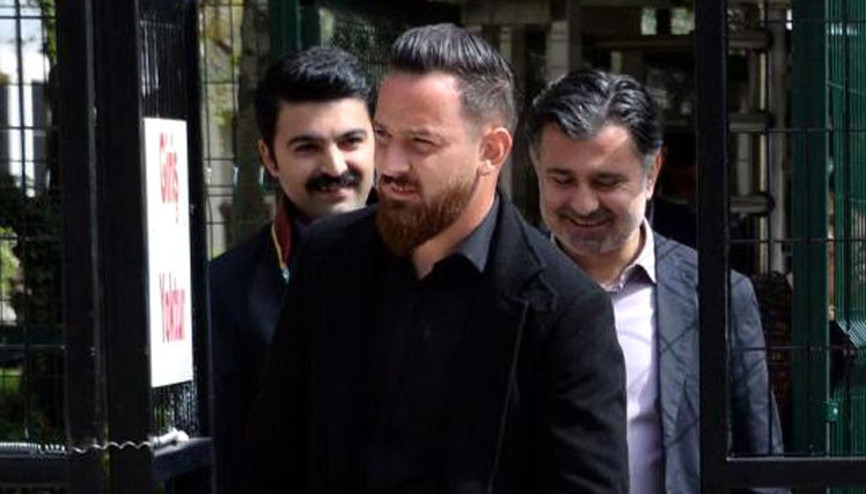 Futbolcu Deniz Nakiden flaş karar