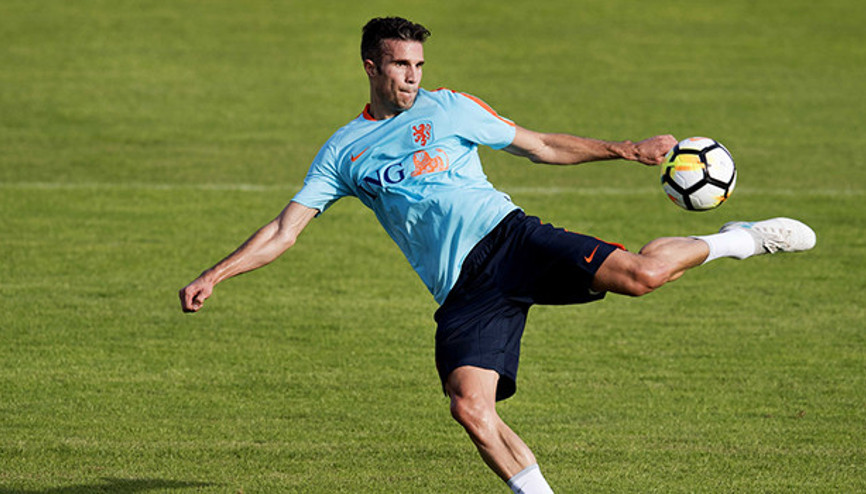 Robin van Persie bilmecesi Sakat mı değil mi