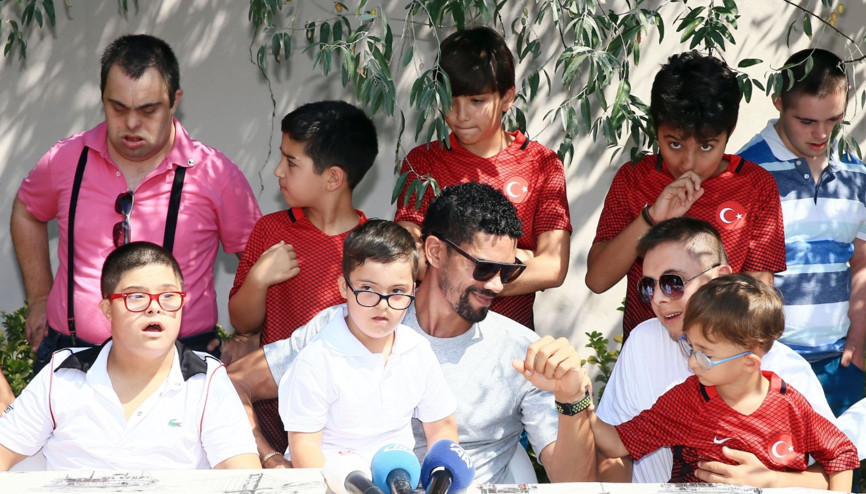Milli atlet Copellodan Down Sendromlu çocuklara ziyaret