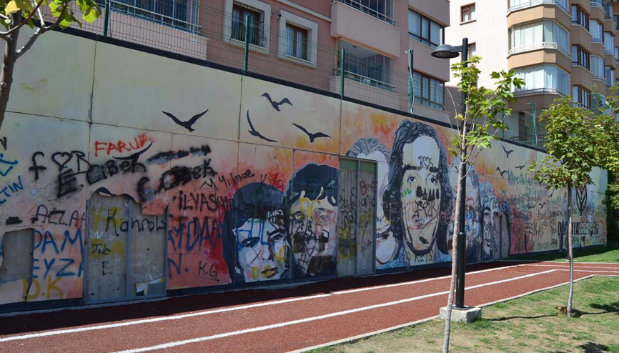 Hababam duvarı vandal kurbanı