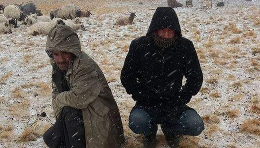 Meteoroloji sıcaklar yeniden artacak derken 3 kente kar yağdı