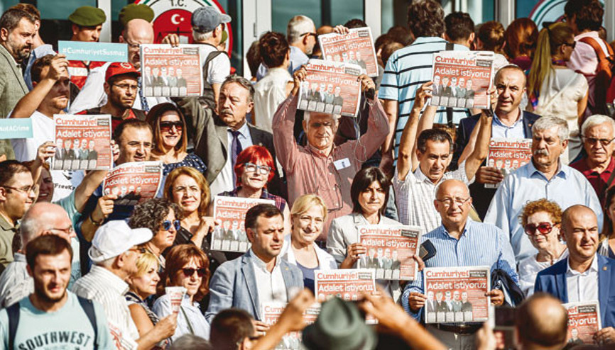 Cumhuriyet gazetesi davası: Tahliye yine yok