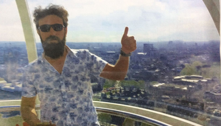 Polis bu fotoğraflarla aradı, üzerinden yabancı bir ülkeye ait hatlı telefon çıktı