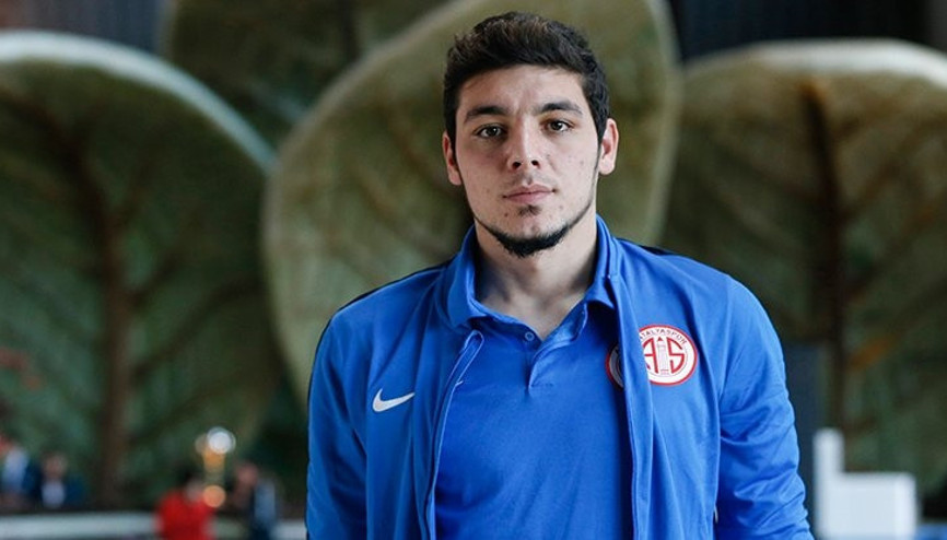 Salih Dursun 6 ay yok
