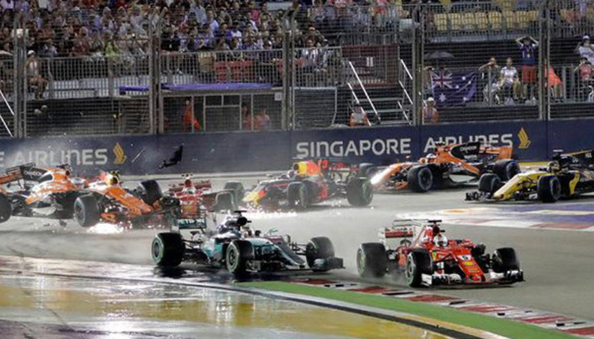 Singapur GPsi tarihe geçti Pilotlar birbirine girdi...