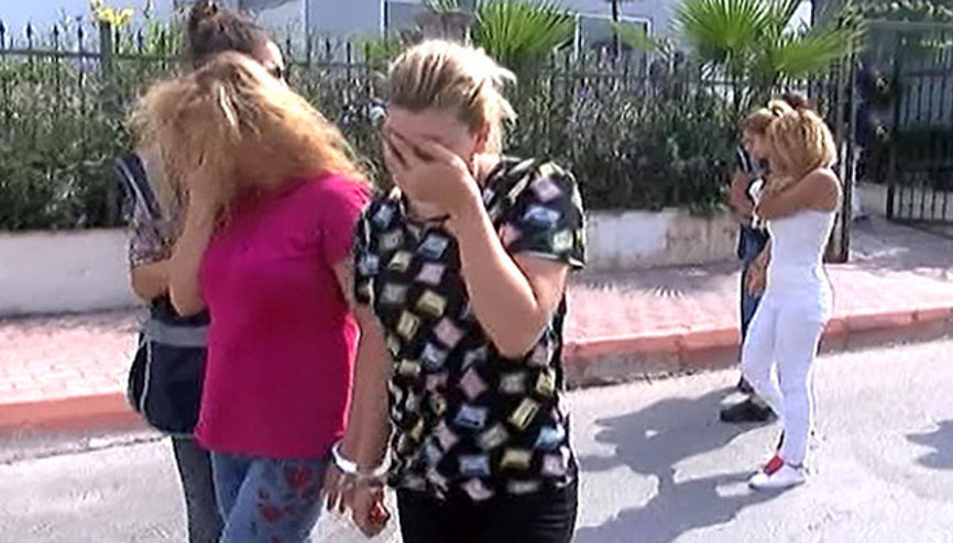 İranlı 4 kadın, 4 saatte bin 400 parça ürün çaldı