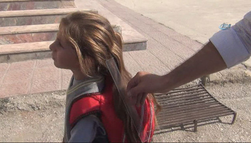 Okula başlayan Baranın saçına 7 yıldır makas değmedi