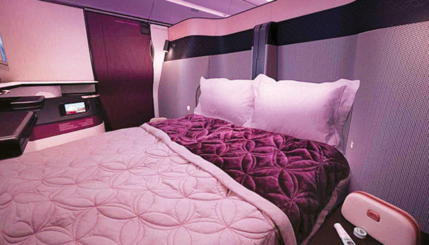 Çift kişilik yatakta uçuş