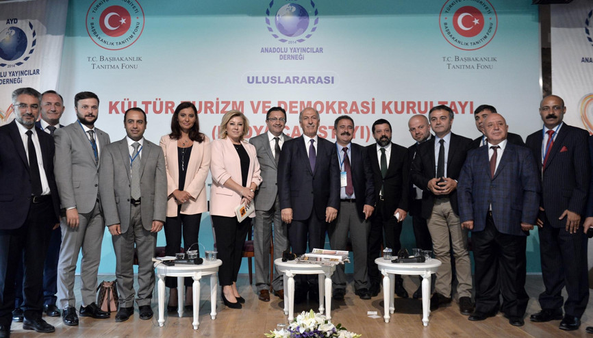 15 Temmuz oturumunu Hande Fırat yönetti