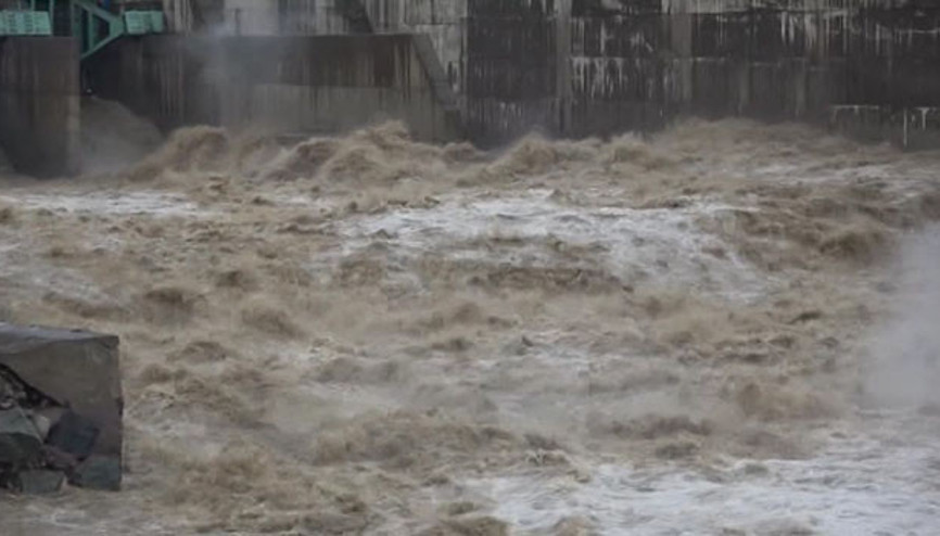 Rizede sel felekati can aldı