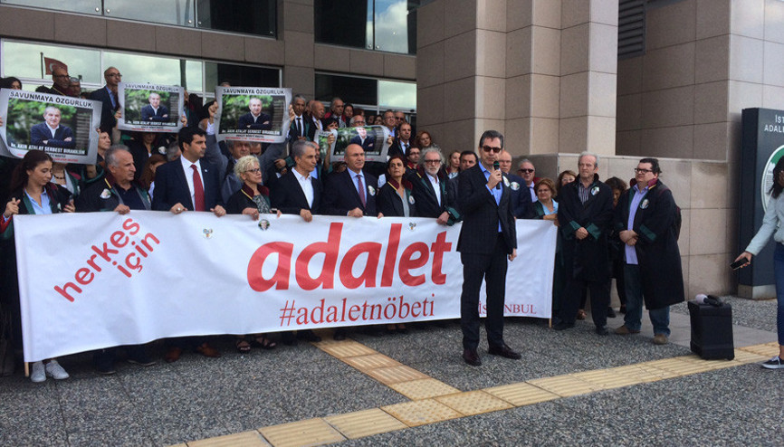 Kadri Gürsel adalet nöbetinde