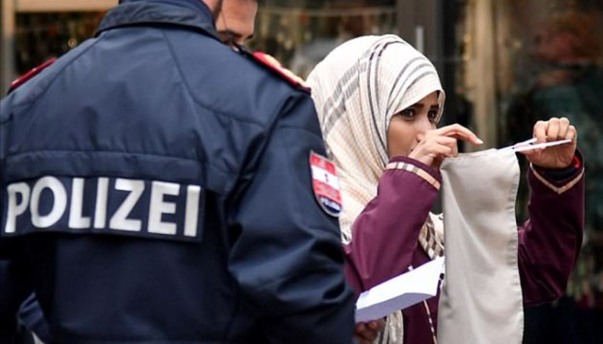 Peçesini çıkarttılar