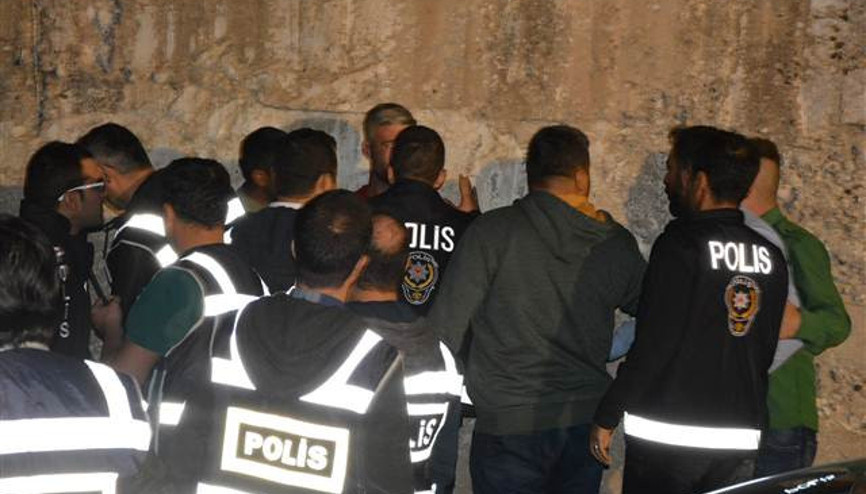 Latif Doğan konserinde arbede