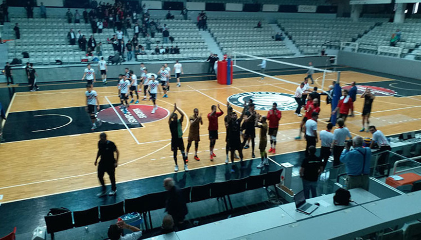 Beşiktaş evinde darmadağın