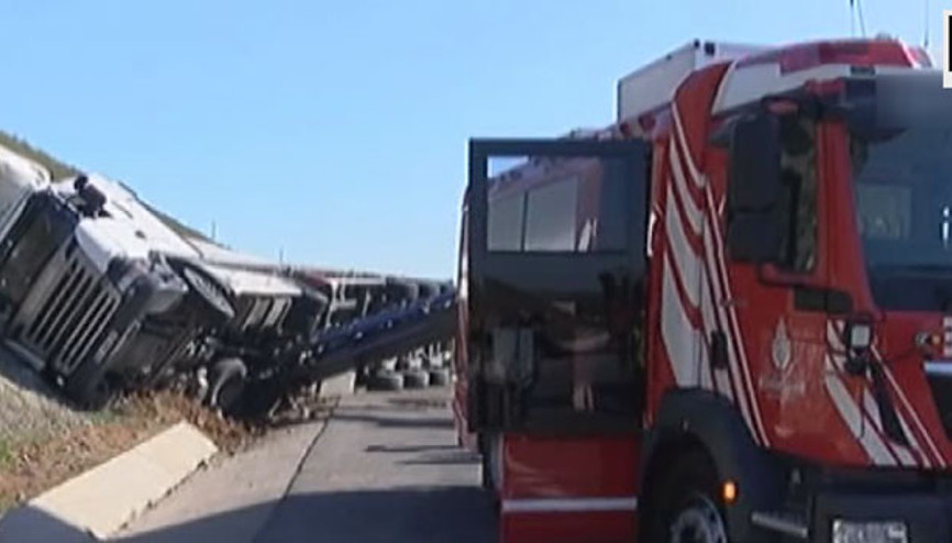 Üçüncü Köprü yolunda korkunç kaza Kilometrelerce kuyruk oluştu Üçüncü Köprü yolunda korkunç kaza Kilometrelerce kuyruk oluştu