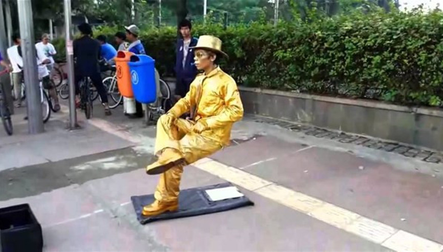 Yıllardır yapılan numaranın sırrını açıkladı