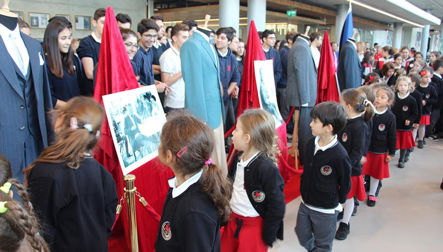 Kolej’de Atatürk kıyafetleri