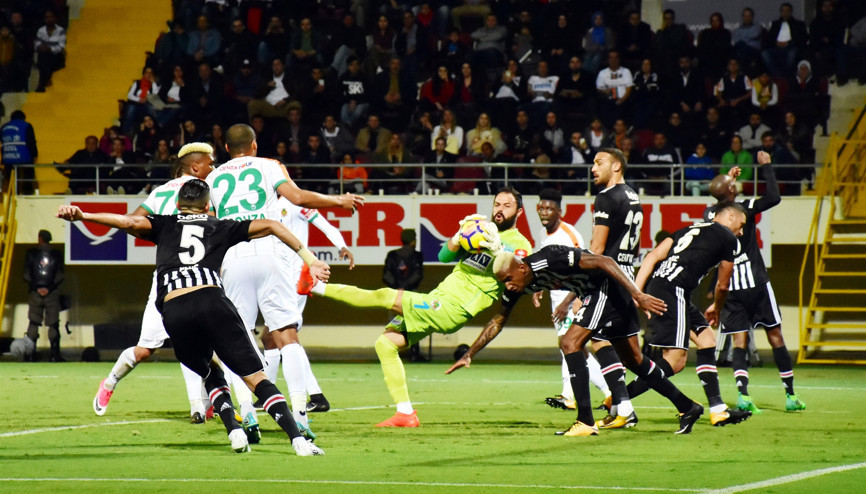 Beşiktaş sağdan, soldan bombaladı 11 korner, 37 orta...