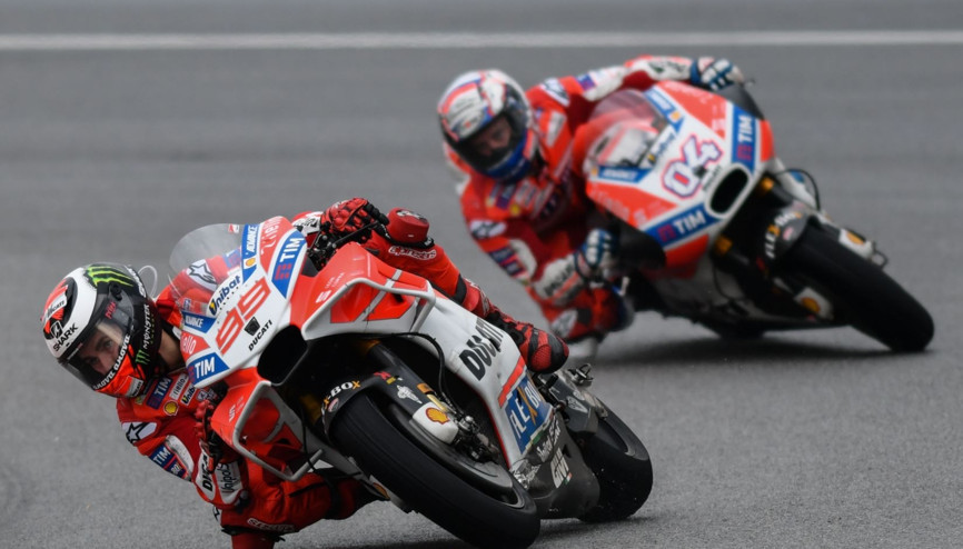 MotoGPde şampiyonluk heyecanı son yarışa taşındı