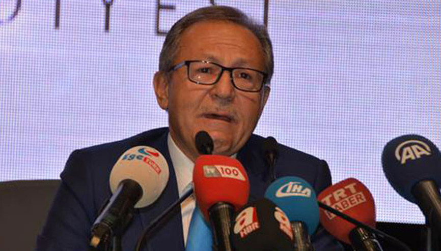 Son dakika... Başkanlık ve AK Partiden ağlayarak istifa etti