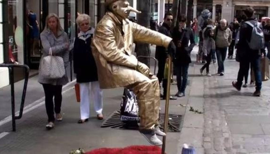 Herkes ona bakıyordu Sırrını açıkladı