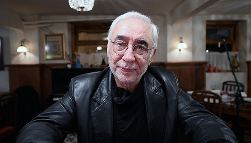 Hasret bitti Dev oyuncu 7 sene sonra Yol Ayrımı filmiyle döndü. Hasret bitti Dev oyuncu 7 sene sonra Yol Ayrımı filmiyle döndü.