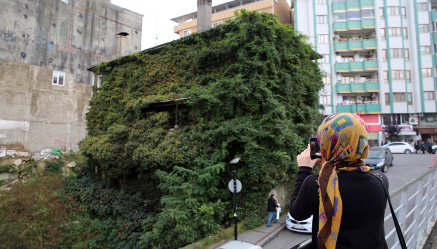 Ev kayboldu.. Görenler inanamıyor