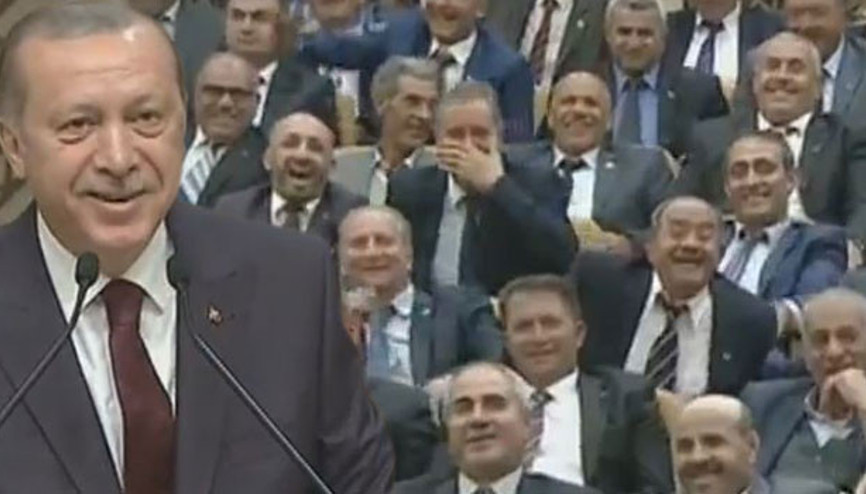 Muhtarlar toplantısında gülümseten an... Muhtar yanlış anlayınca...