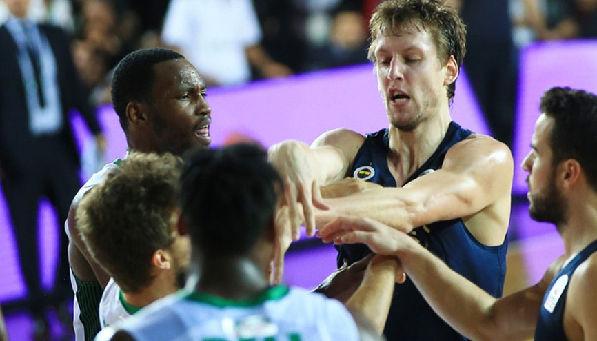 Fenerbahçe - DAÇKA maçında olay Vesely...