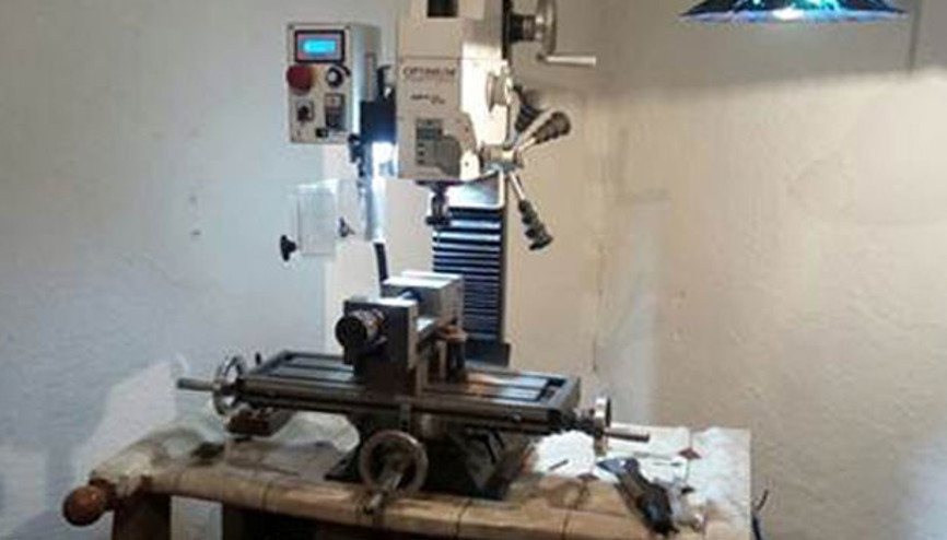 Evin içini fabrikaya çevirmiş